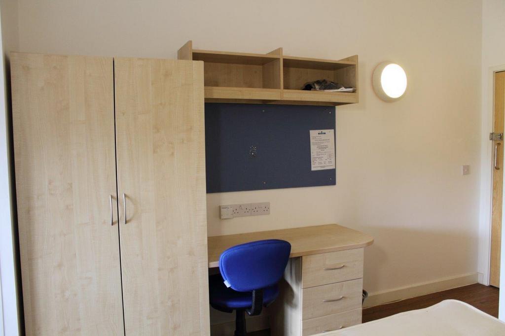 7 kiln court bedroom 2.jpg