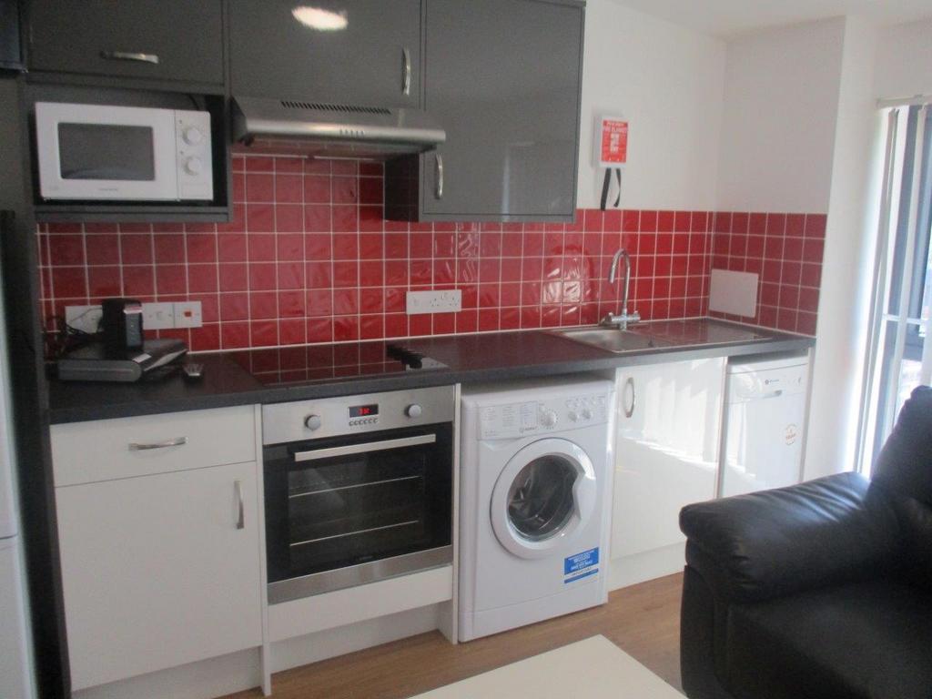 7 Kiln Court kitchen 2 2017.jpg