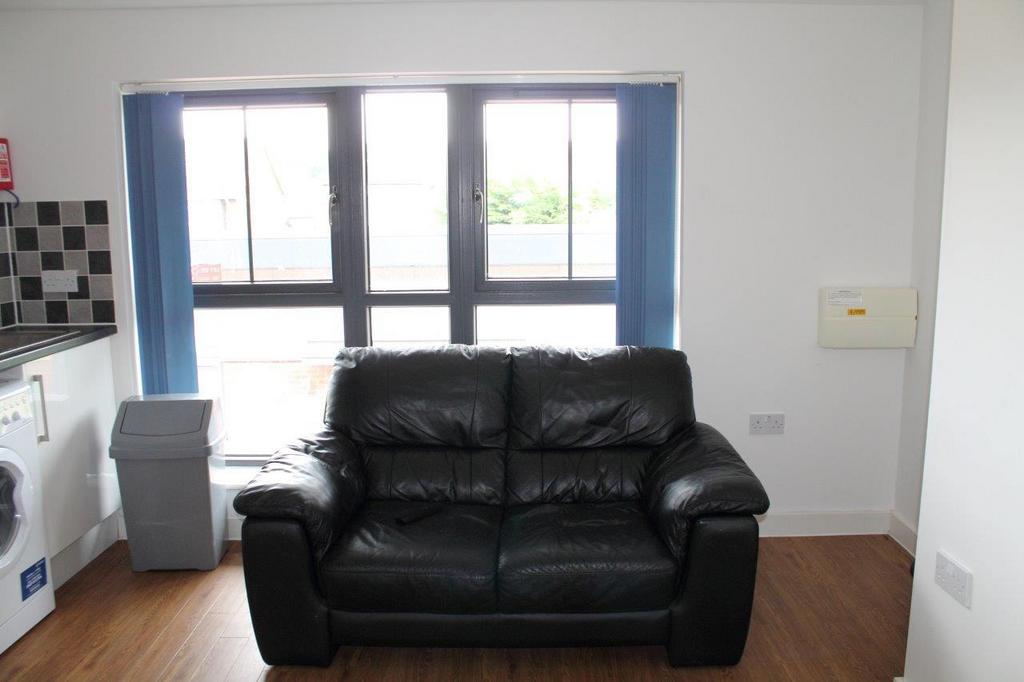 7 kiln Court lounge 2.jpg