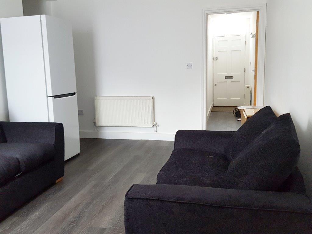 36 Broad St Sitt a.jpg