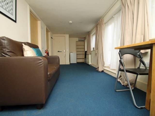 6 Holters Mews Lounge 2016.jpg