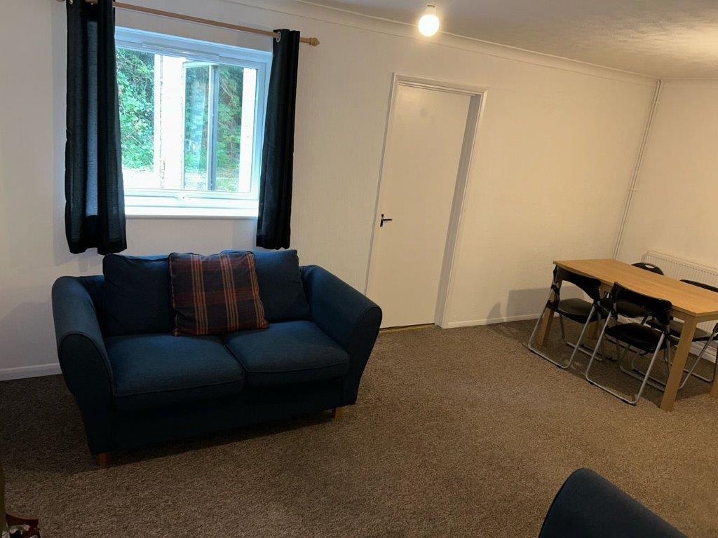LOUNGE 1.1.jpg