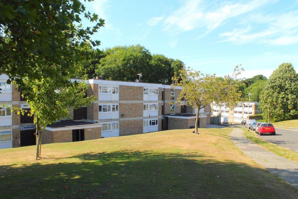 17 Hawe Close view 4.jpg