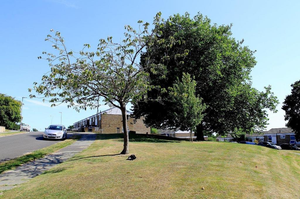 17 Hawe Close view.jpg