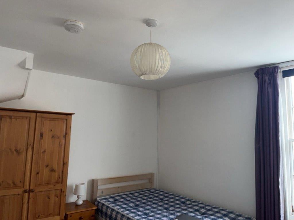 BEDROOM 2.3.jpg