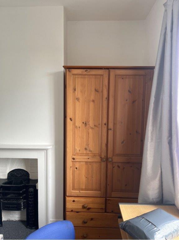 BEDROOM 1.1.jpg