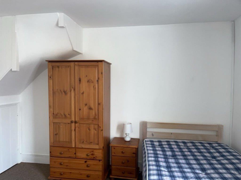 BEDROOM 2.1.jpg