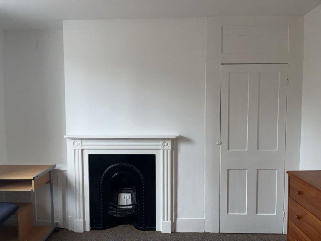 BEDROOM 2.2.jpg