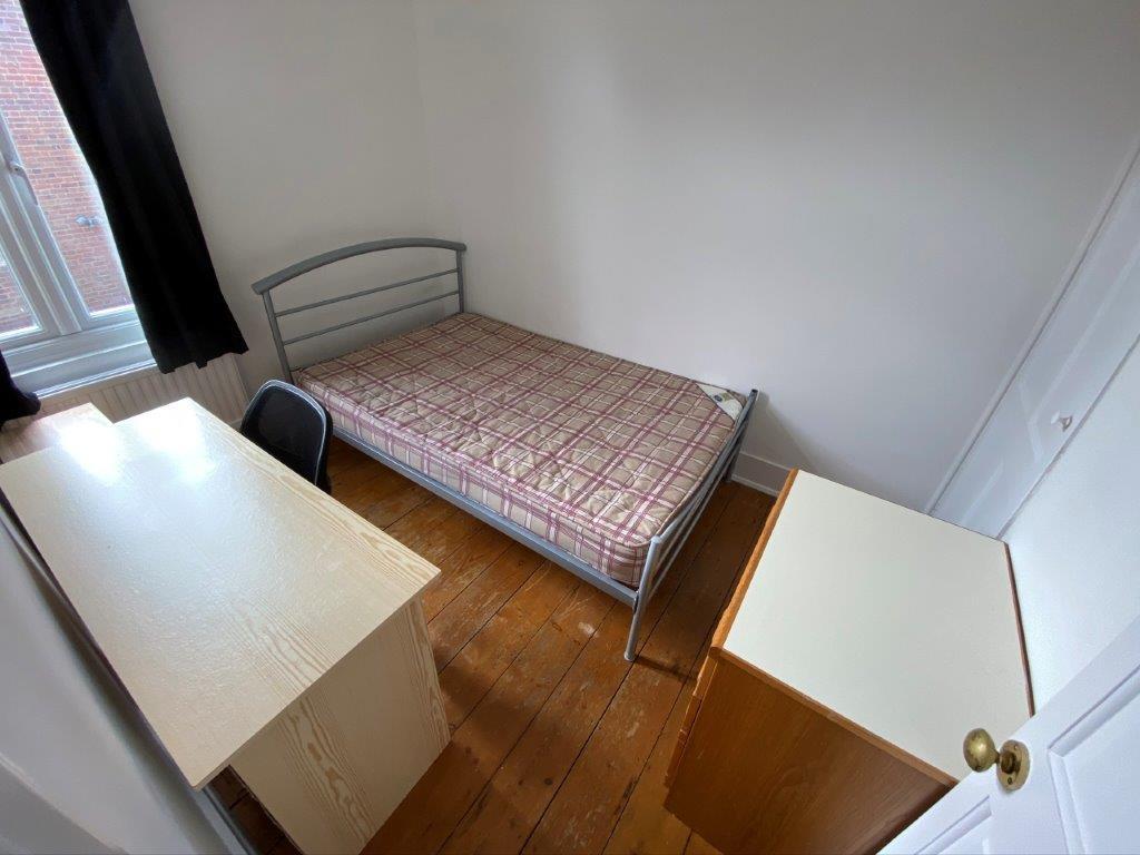 BEDROOM 2.0.jpg
