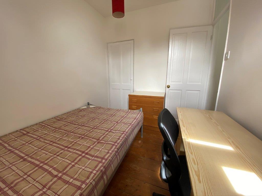 BEDROOM 2.1.jpg