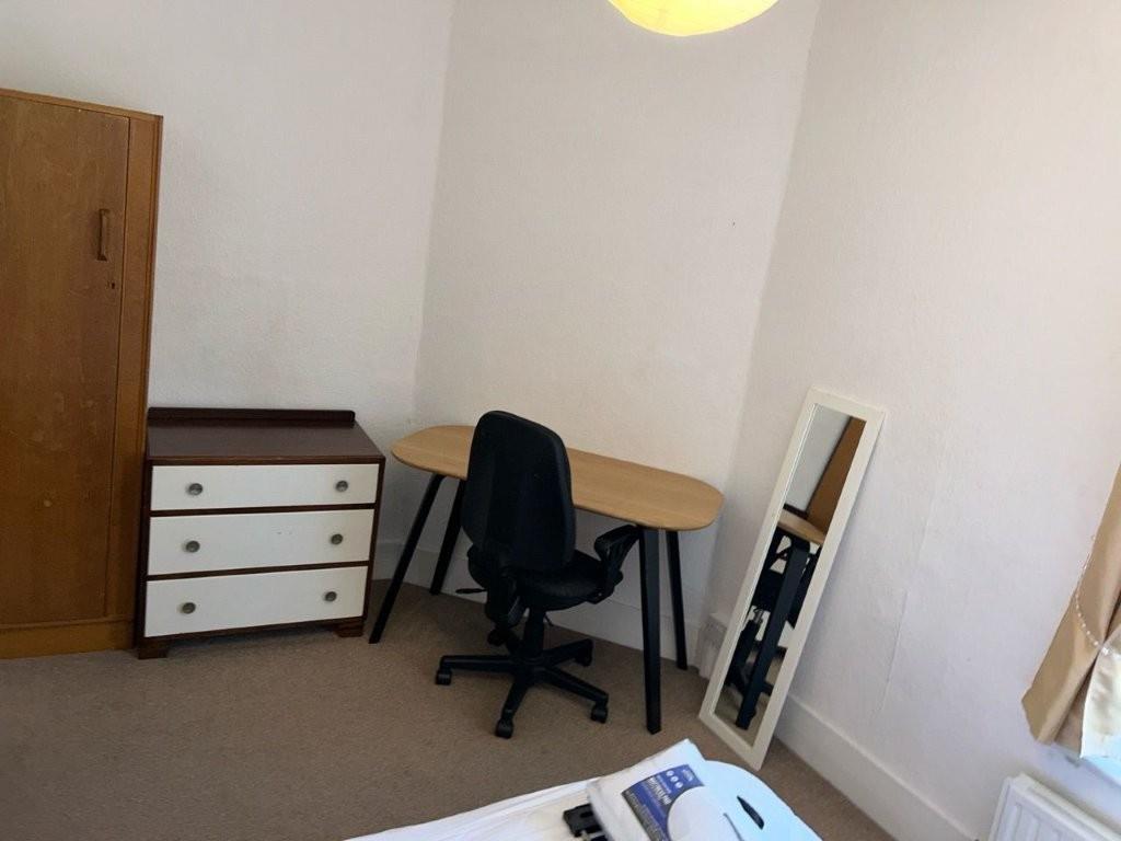 Bedroom 1.3.jpg