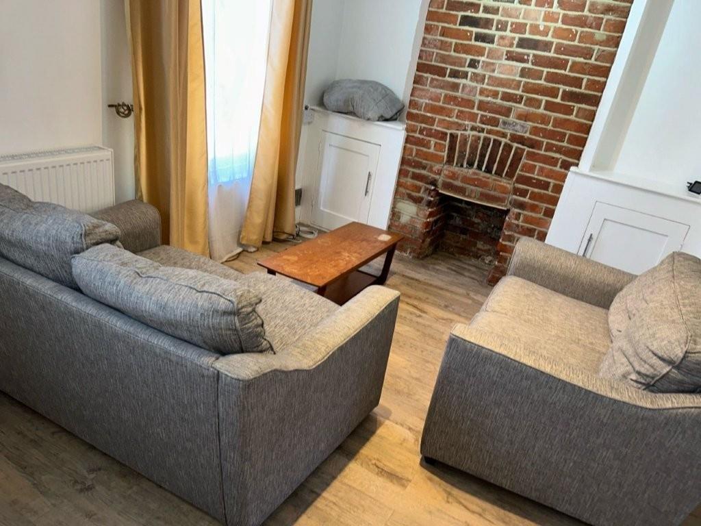 Lounge 1.2.jpg