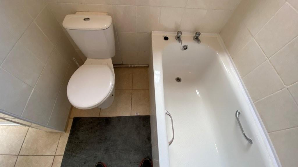 Bathroom 1.5.jpg
