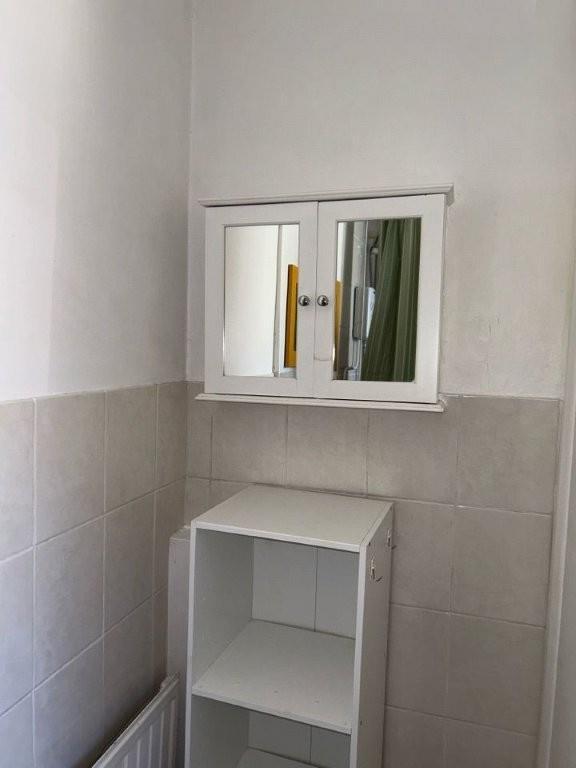 Bathroom 1.2.jpg