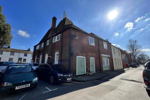 4 bedroom flat to rent, Oaten Hill, Canterbury CT1