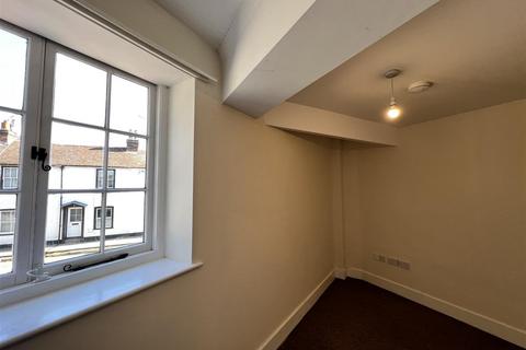 4 bedroom flat to rent, Oaten Hill, Canterbury CT1