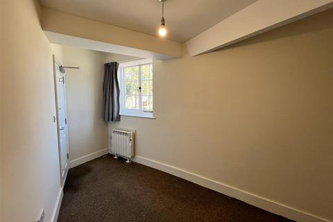 4 bedroom flat to rent, Oaten Hill, Canterbury CT1
