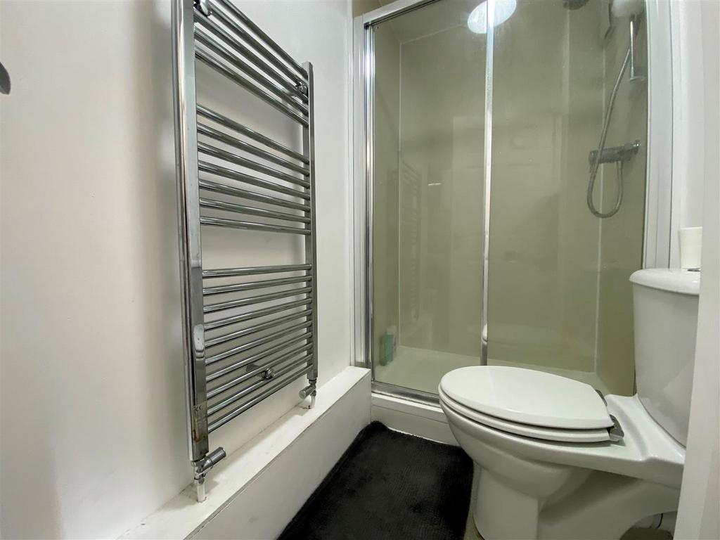DS Shower room.jpg