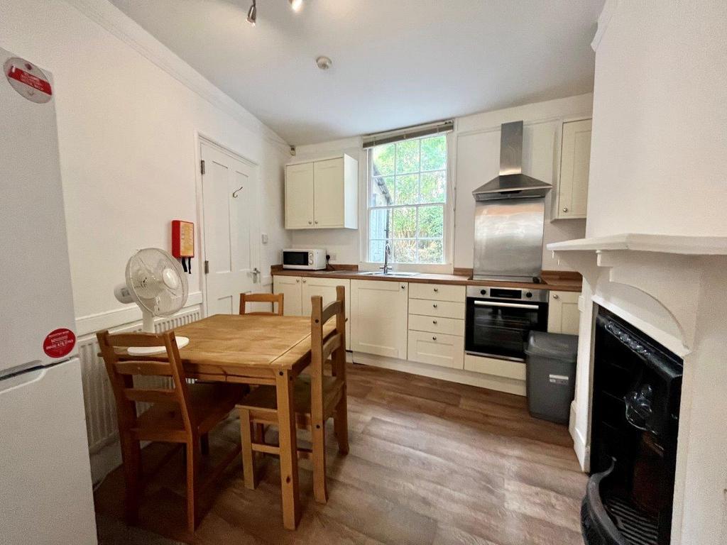 Kitchen 28 Wat.jpg