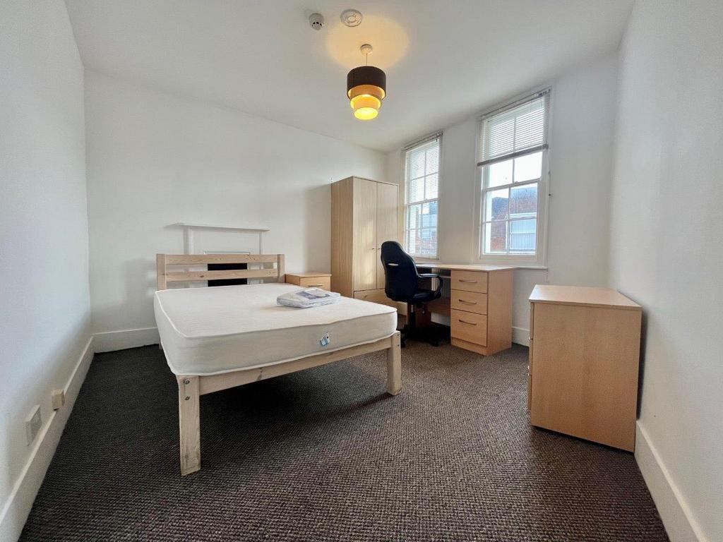 Bedroom 4.jpg