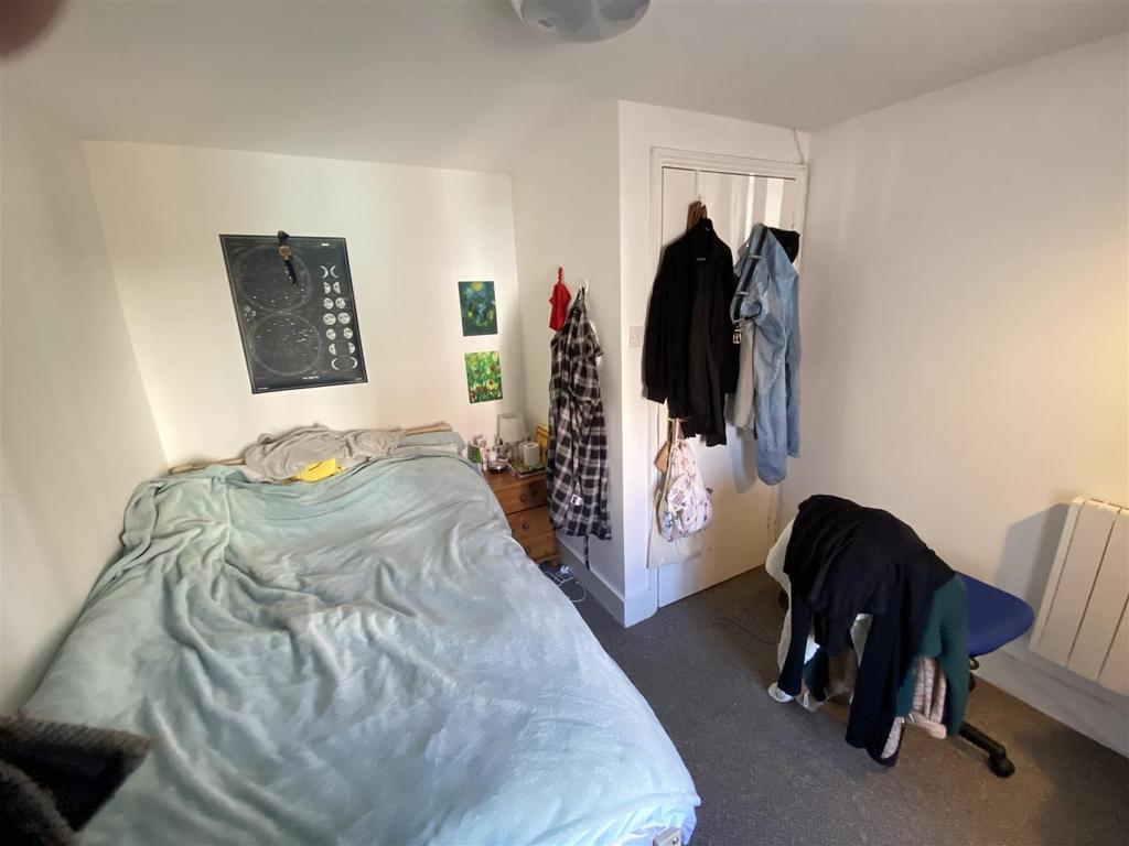 Bed 2(f).JPG