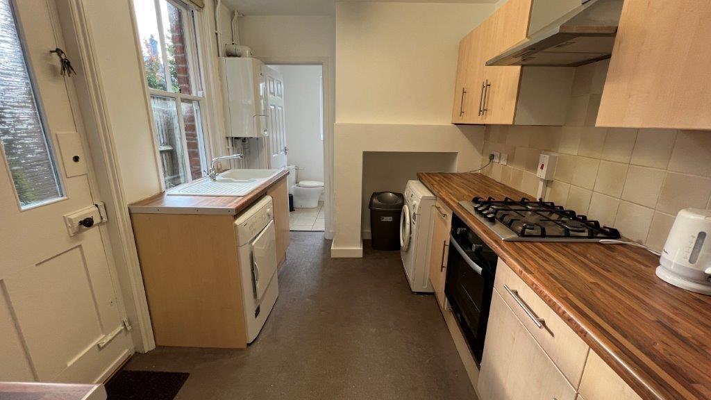 KITCHEN 1.2.jpg