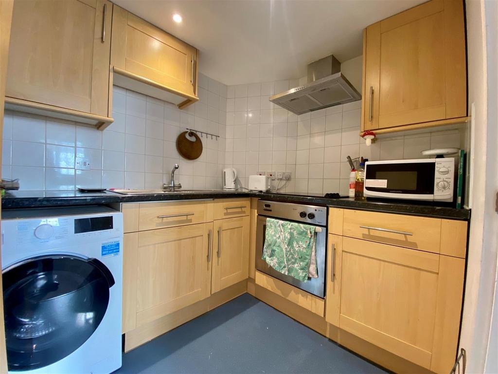 5 holters Kitchen.jpg