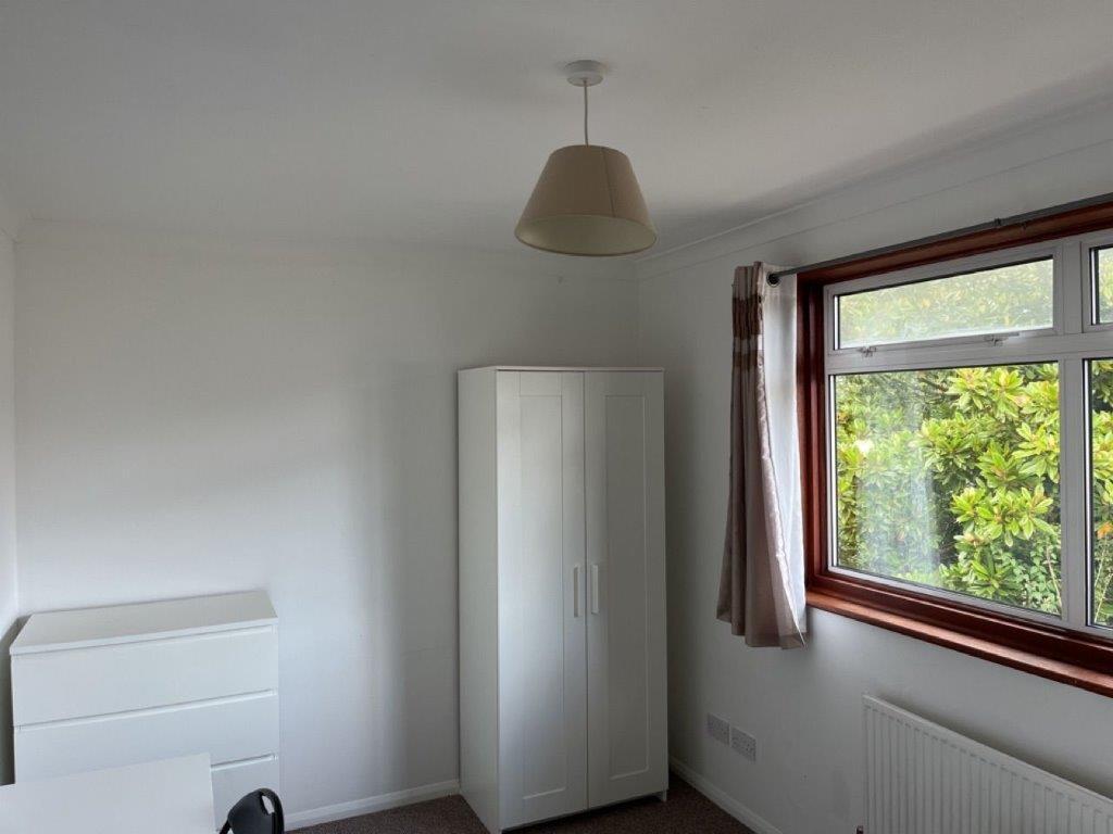 BEDROOM 4.1.jpg