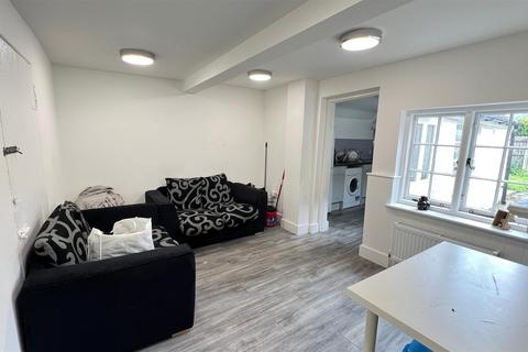 4 bedroom house to rent, Castle Street, Kent CT1