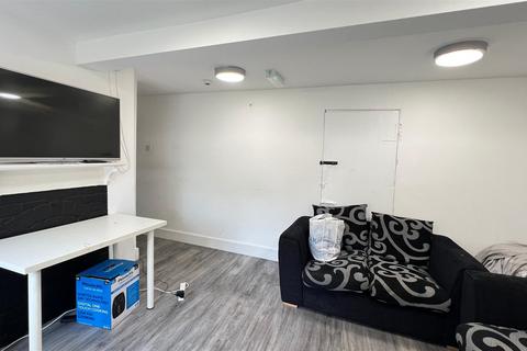 4 bedroom house to rent, Castle Street, Kent CT1