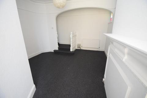 2 bedroom apartment to rent, Elms Avenue, Eastbourne BN21