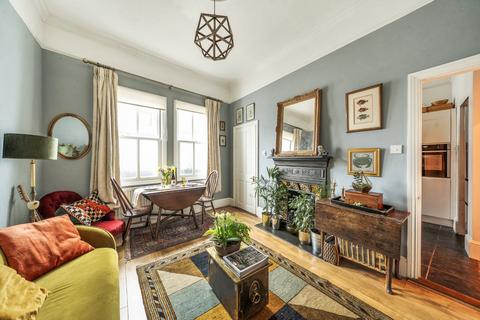 2 bedroom maisonette for sale, High Street, Hampton Wick, Greater London, KT1