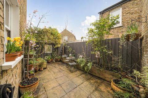 2 bedroom maisonette for sale, High Street, Hampton Wick, Greater London, KT1