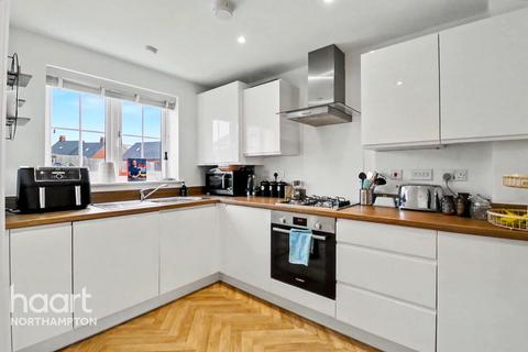 2 bedroom end of terrace house for sale, Chestnut Lane, Northampton