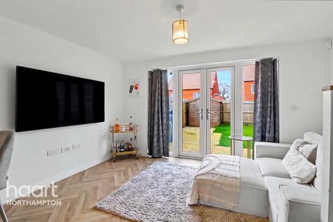2 bedroom end of terrace house for sale, Chestnut Lane, Northampton