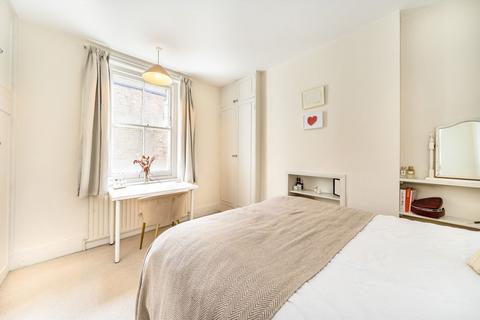 2 bedroom flat to rent, Irving Mansions, London W14