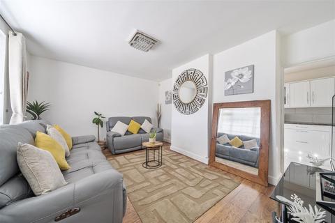 3 bedroom semi-detached house for sale, Petersham Drive, Orpington BR5