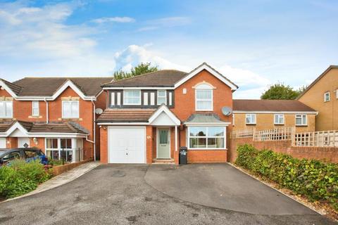 4 bedroom detached house for sale, Akeman Close, Yeovil