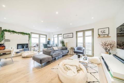 2 bedroom flat to rent, Atlantis Avenue, London E16