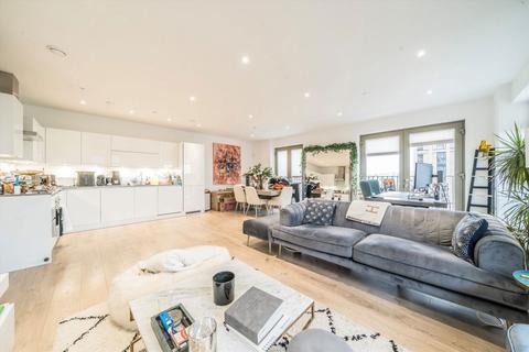 2 bedroom flat to rent, Atlantis Avenue, London E16