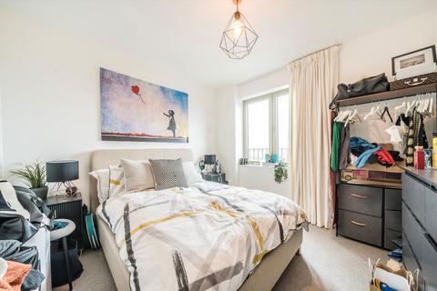 2 bedroom flat to rent, Atlantis Avenue, London E16