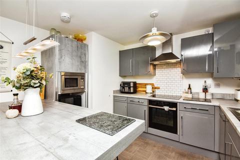 2 bedroom flat for sale, St. Georges Quay, Lancaster, Lancashire, LA1