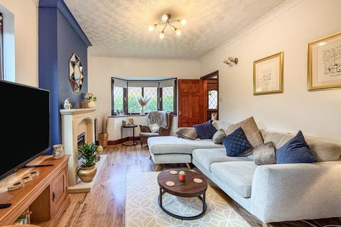 3 bedroom semi-detached house for sale, The Furlongs, Stourbridge, West Midlands