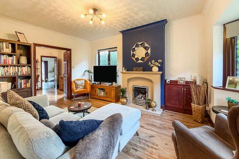 3 bedroom semi-detached house for sale, The Furlongs, Stourbridge, West Midlands