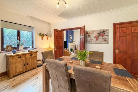 3 bedroom semi-detached house for sale, The Furlongs, Stourbridge, West Midlands