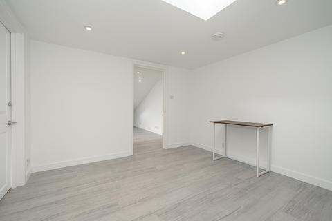 undefined, Cresswell Road Twickenham TW1