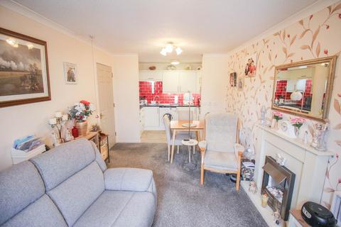 2 bedroom retirement property for sale, Birnbeck Court*Short Walk to Beach & Town*Over 60`s Retirement Apartment*Two Bedrooms*