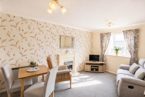 2 bedroom retirement property for sale, Birnbeck Court*Short Walk to Beach & Town*Over 60`s Retirement Apartment*Two Bedrooms*
