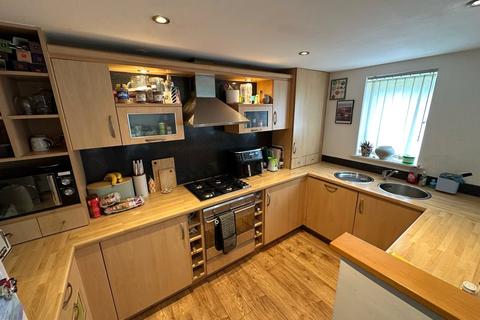 2 bedroom flat for sale, Ellerman Road, Liverpool, Merseyside, L3