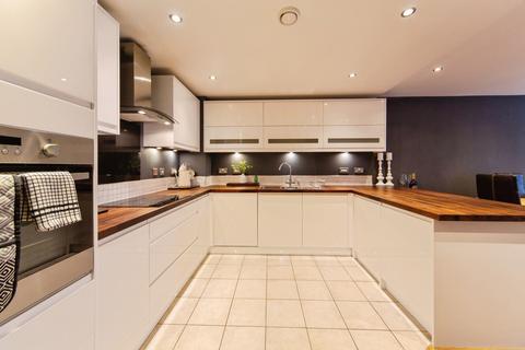 2 bedroom flat for sale, Bixteth Street, Liverpool, Merseyside, L3